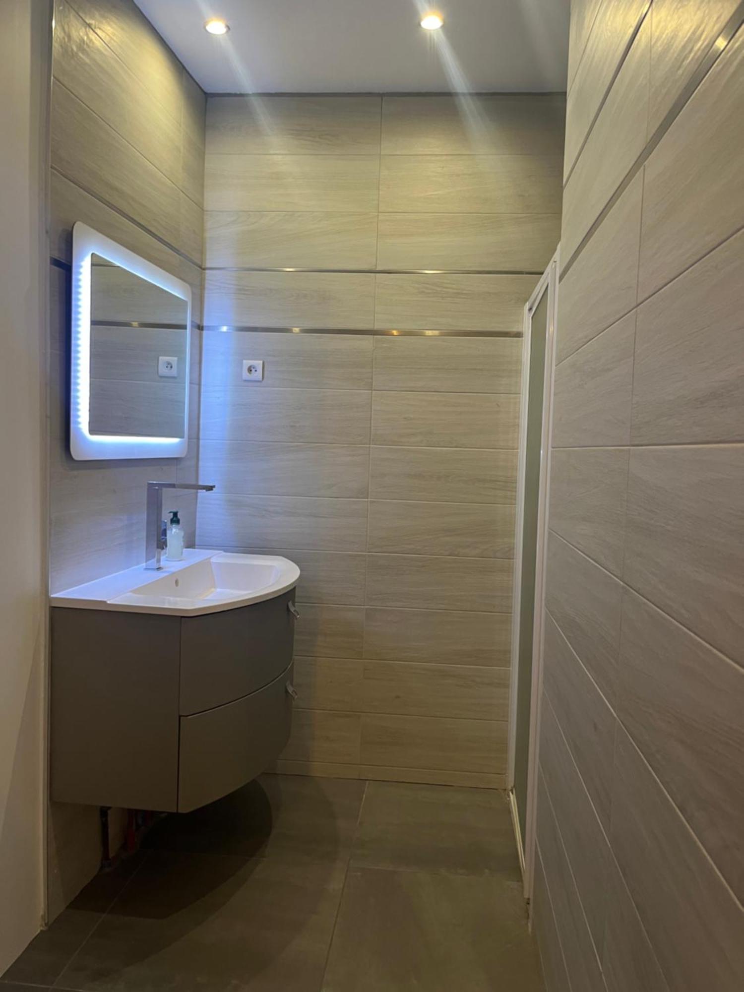 L'Appartement Sur Quai - En Face De La Criee Sete Bagian luar foto